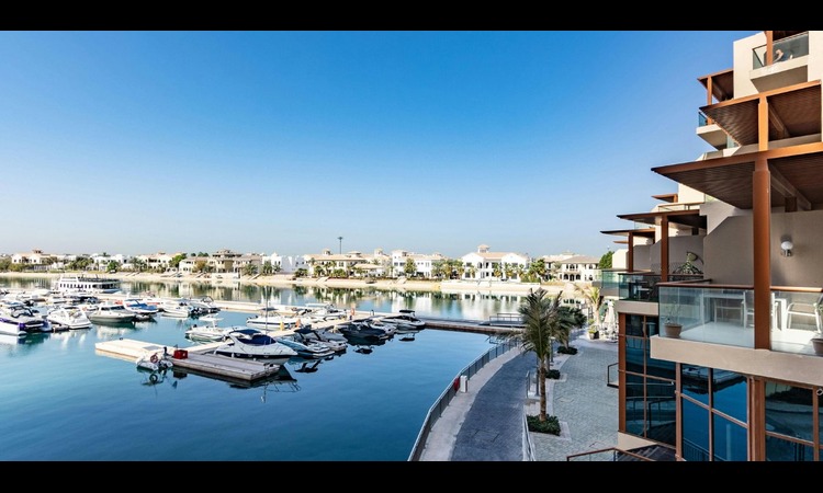 Dubai Family Visit Visa Guide: How to Sponsor Relatives and Earn Dh3,000+ Rewards